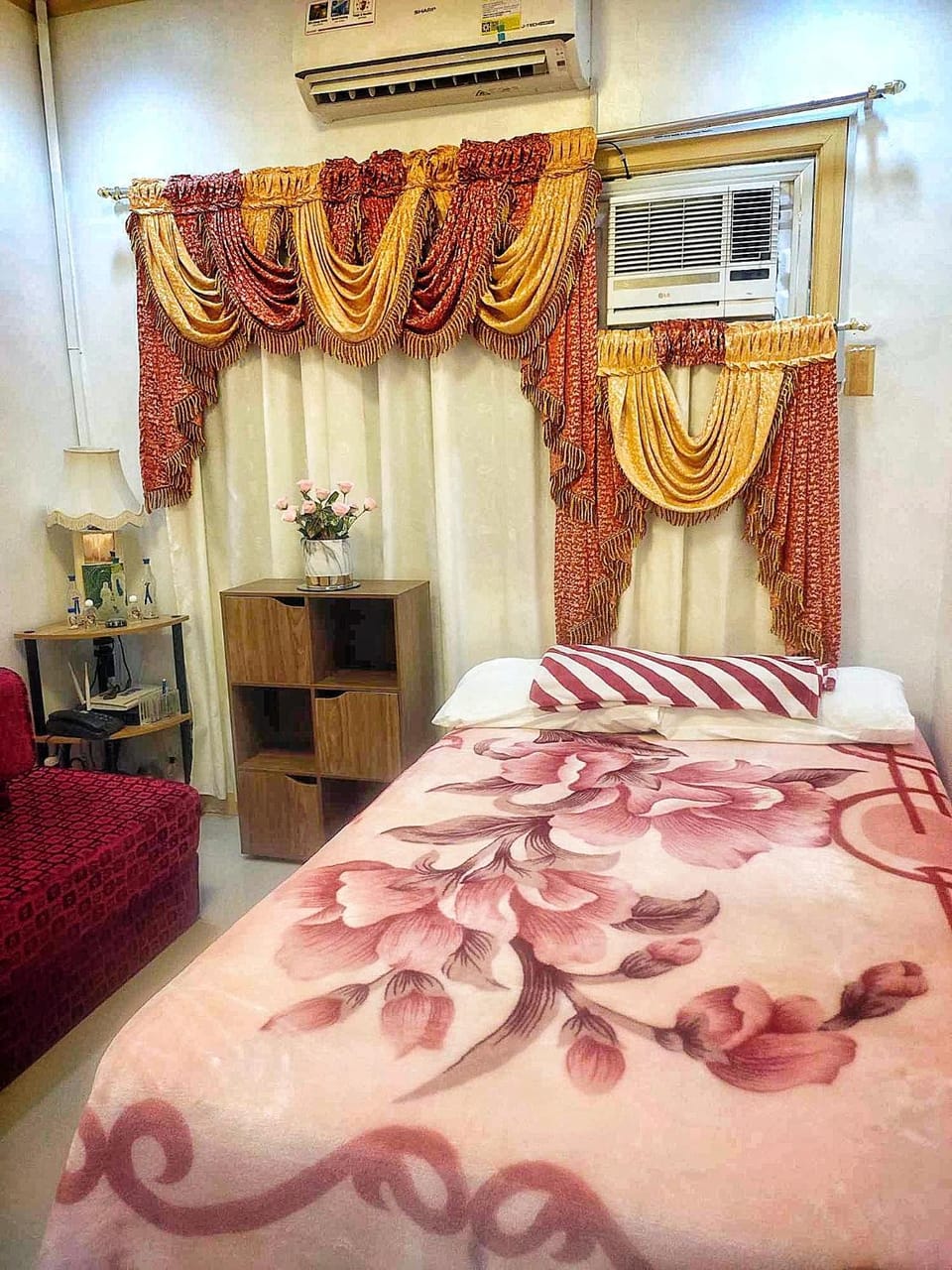 Bed, TV and multimedia, Photo of the whole room, Bedroom, air conditioner