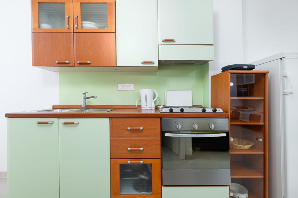 Kitchen or kitchenette, pet friendly
