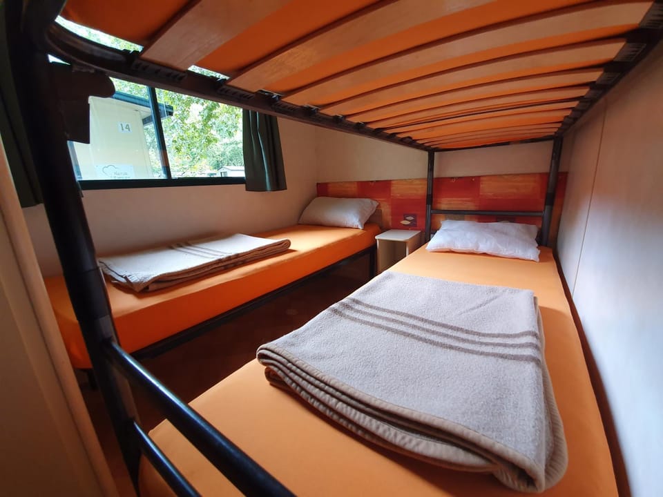 bunk bed