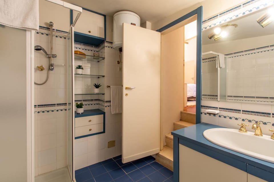 Shower, Bathroom, towels