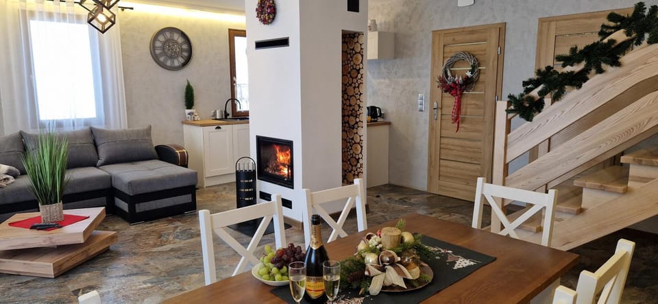 Kitchen or kitchenette, Living room, Seating area, Dining area, Communal kitchen, flat iron, minibar, stove, kitchen