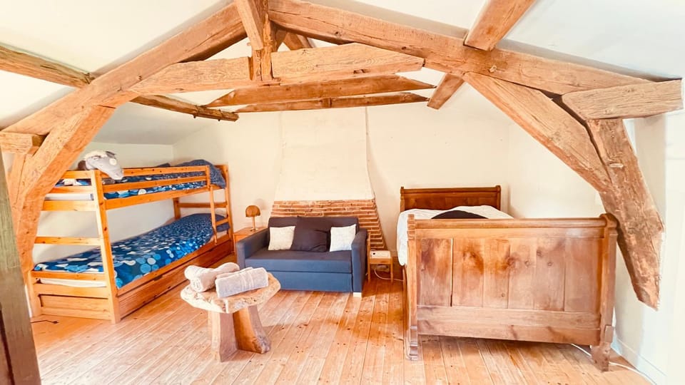 Bed, Photo of the whole room, Bedroom, bunk bed