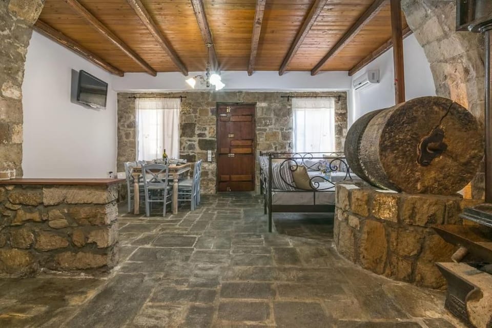 Olive Guesthouse Trypiti House in Milos