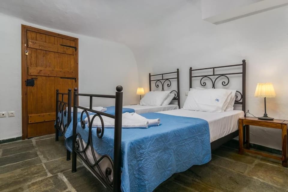 Olive Guesthouse Trypiti House in Milos