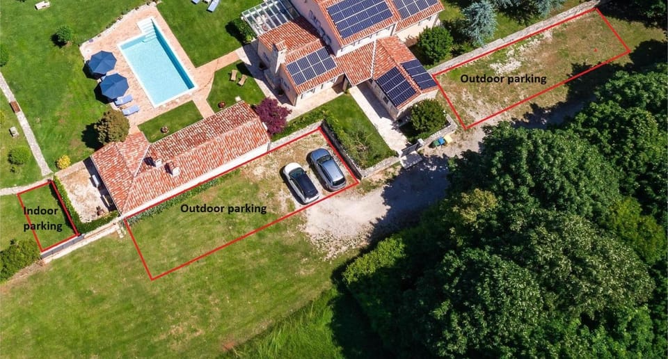 Property building, Spring, Day, Pool view, Street view, Swimming pool, Parking