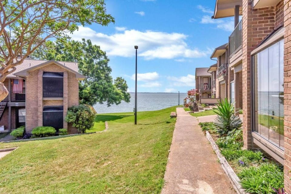 Modern Designed, Lakefront Home in Garland House in Garland