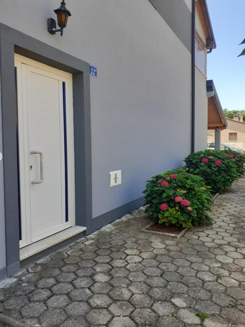 Facade/entrance
