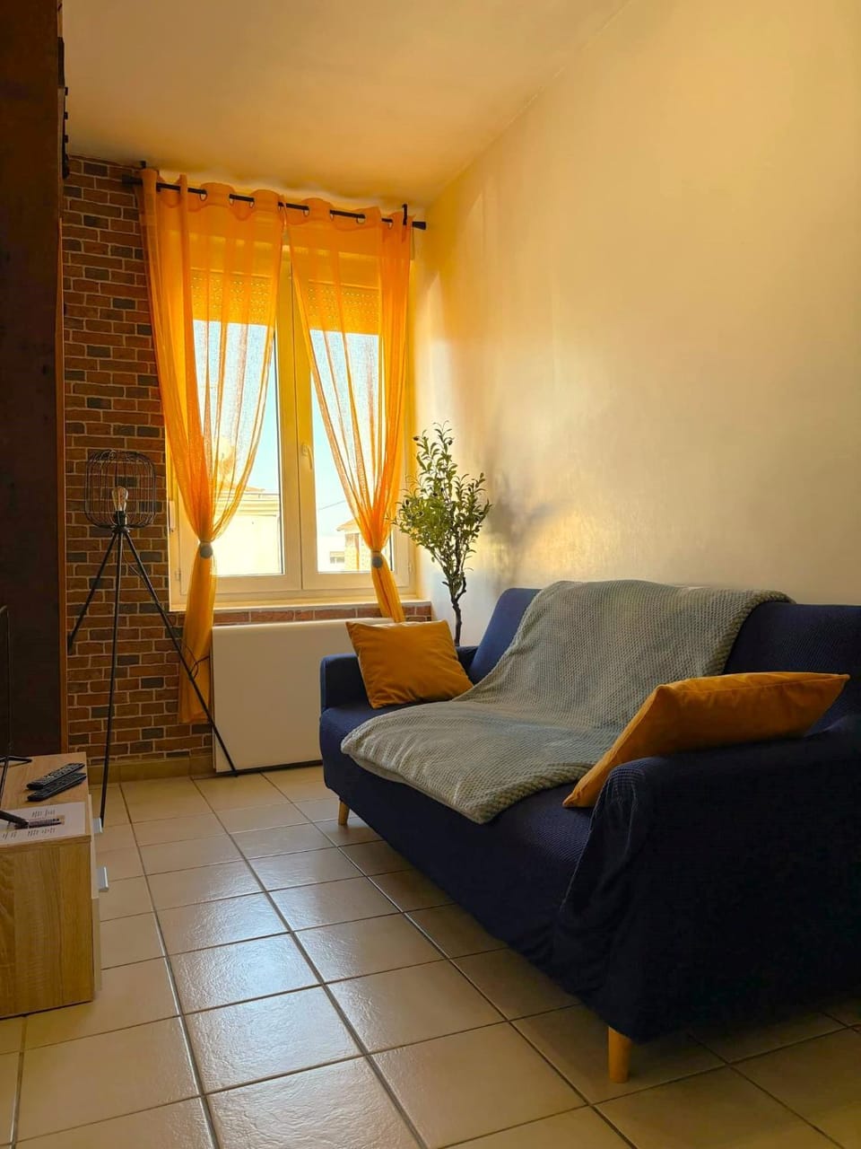 TV and multimedia, Living room, Seating area, internet