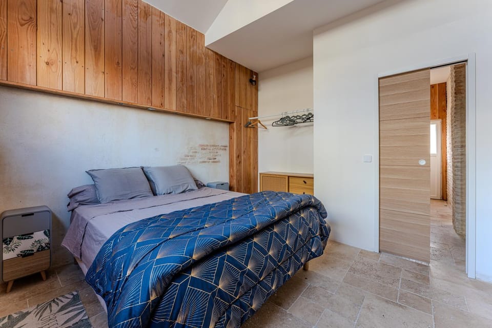 Living room, Bedroom