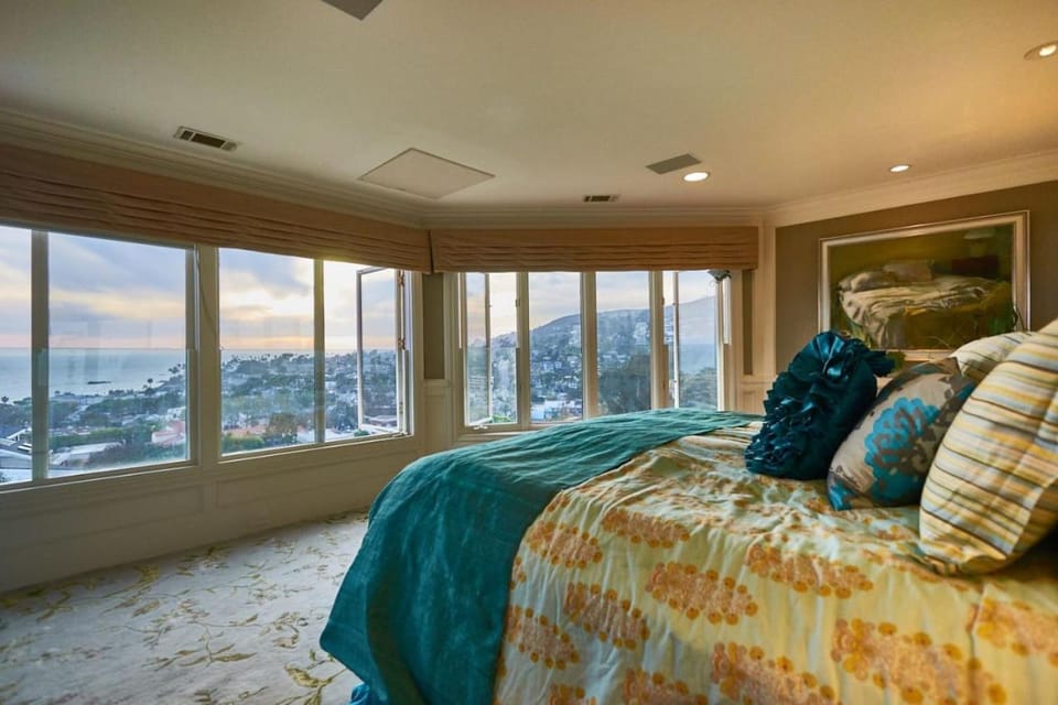 UNEQUALLED LUXURY VILLA BEACH 7000ft 180 VIEW Villa in Laguna Beach