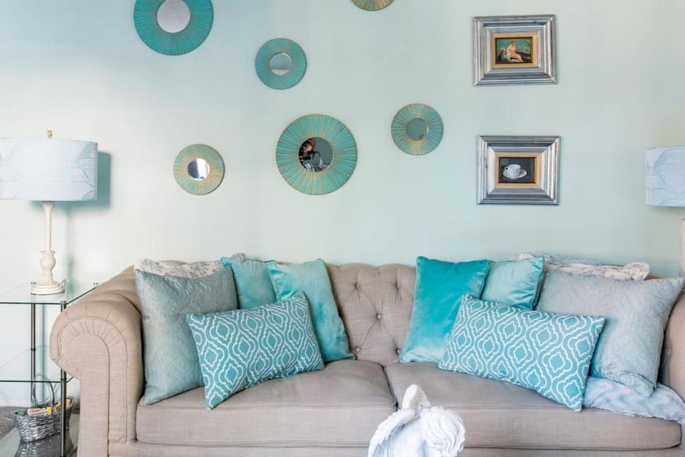 Glamorous Regal Design Home with Private Patio and Garage House in Aliso Viejo