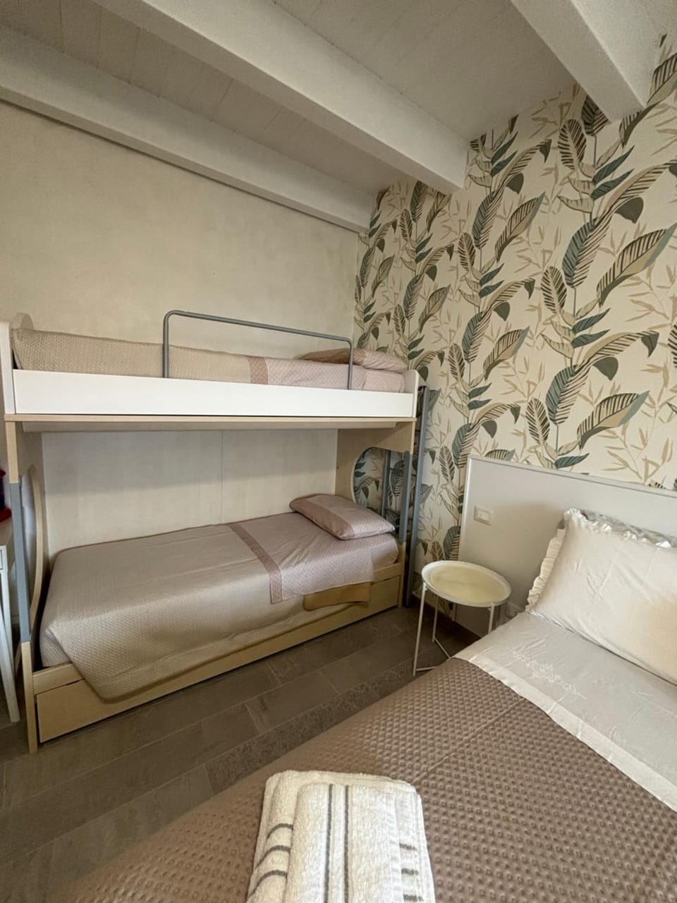 Bed, Photo of the whole room, Bedroom, bunk bed