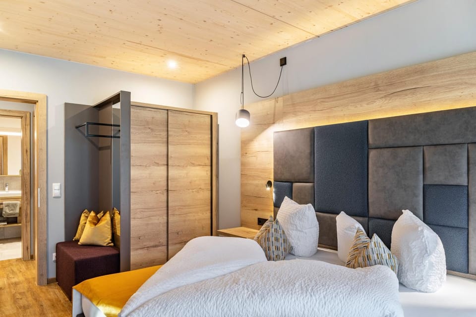 Living room, Bedroom
