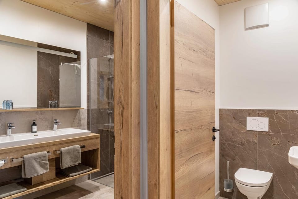 Bathroom, Living room