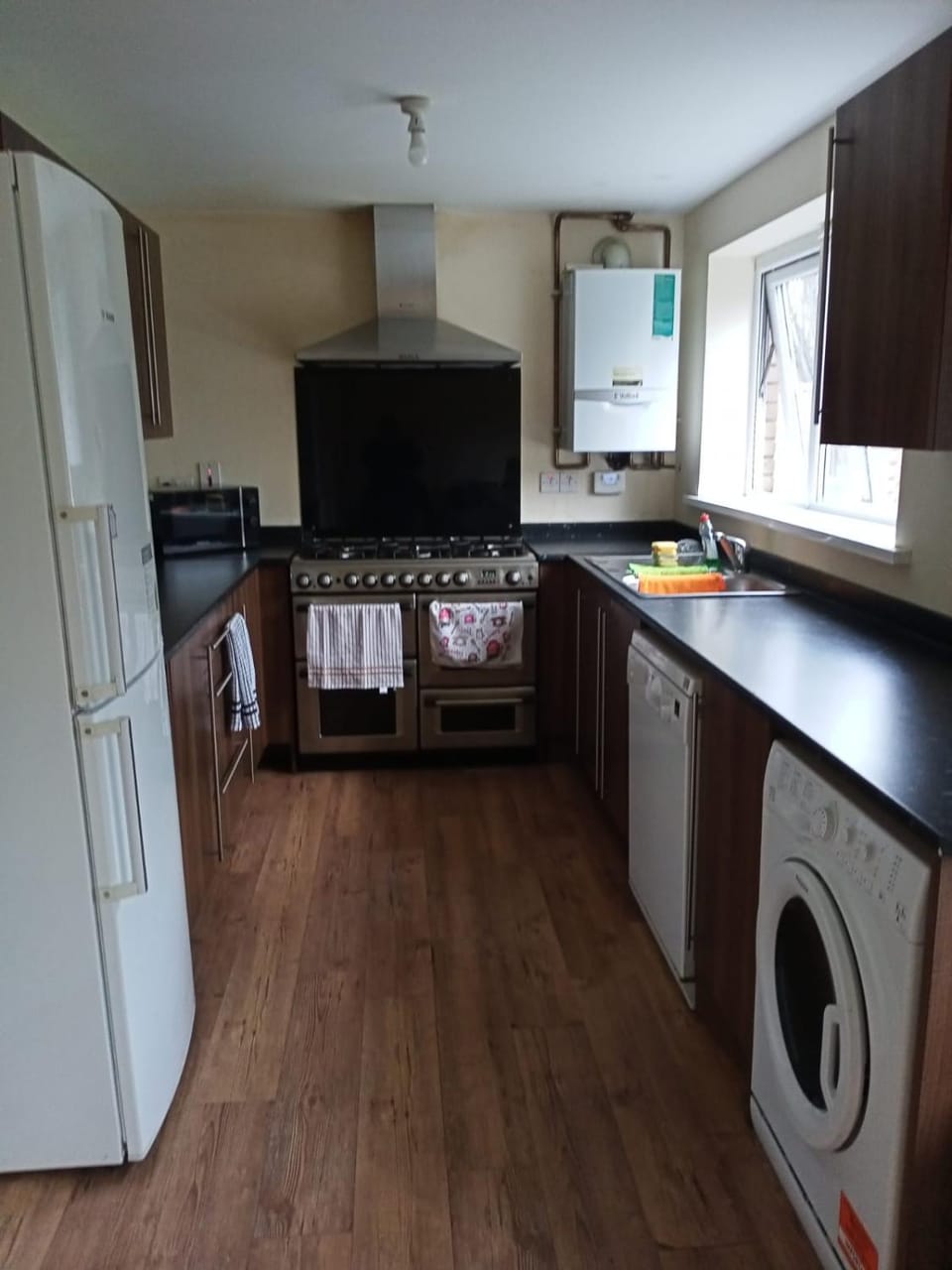 Kitchen or kitchenette, dishwasher, minibar, pet friendly, stove, washing machine