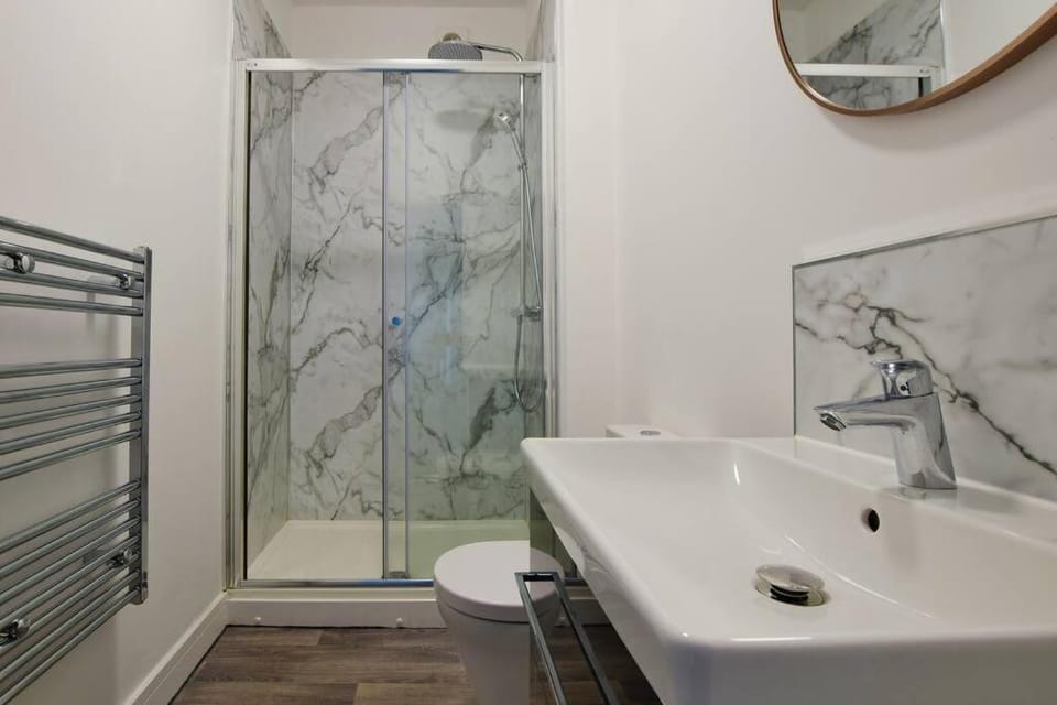 Shower, Toilet, Bathroom