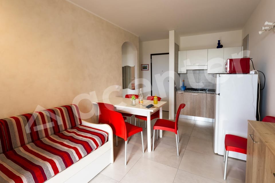 Kitchen or kitchenette, Living room, Dining area, stove