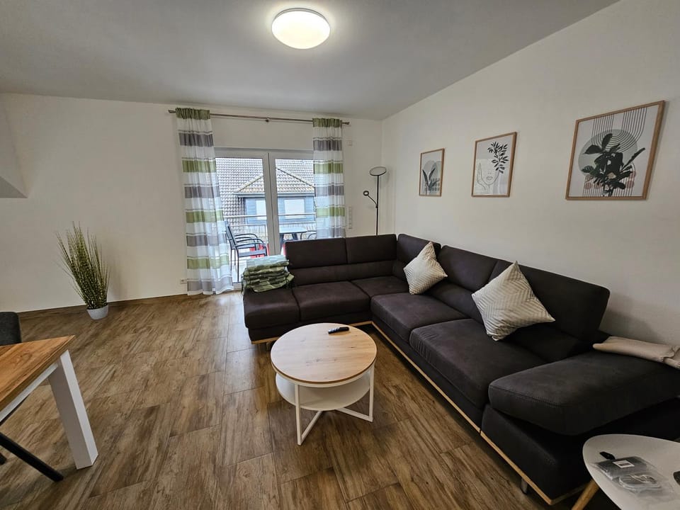 Communal lounge/ TV room, Balcony/Terrace, Seating area