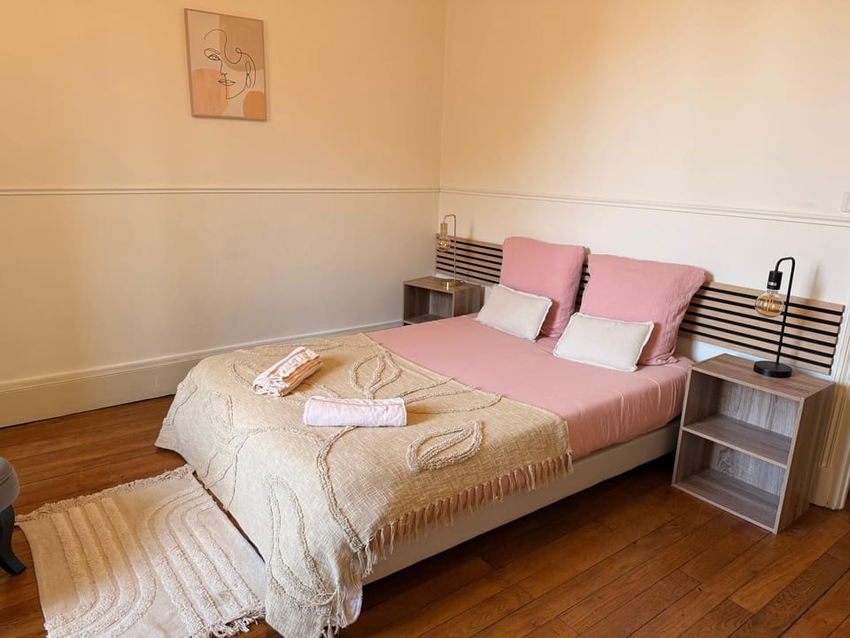 F4 Cosy Centre Moulins - 3 chambres lits doubles -idéal Famille & Séjour Pro Apartment in Moulins