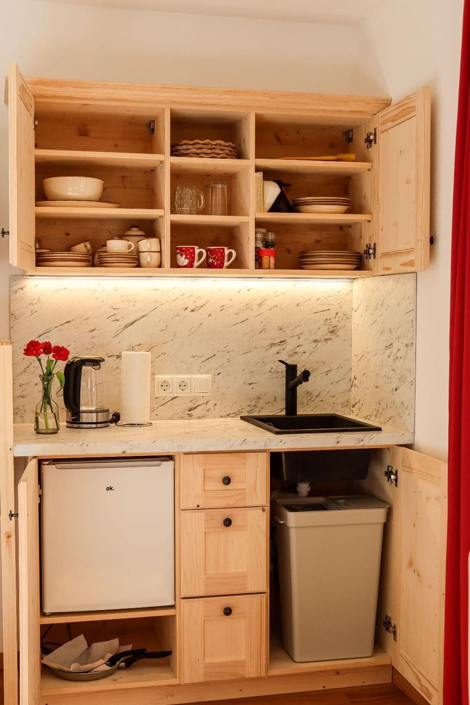 Coffee/tea facilities, Kitchen or kitchenette