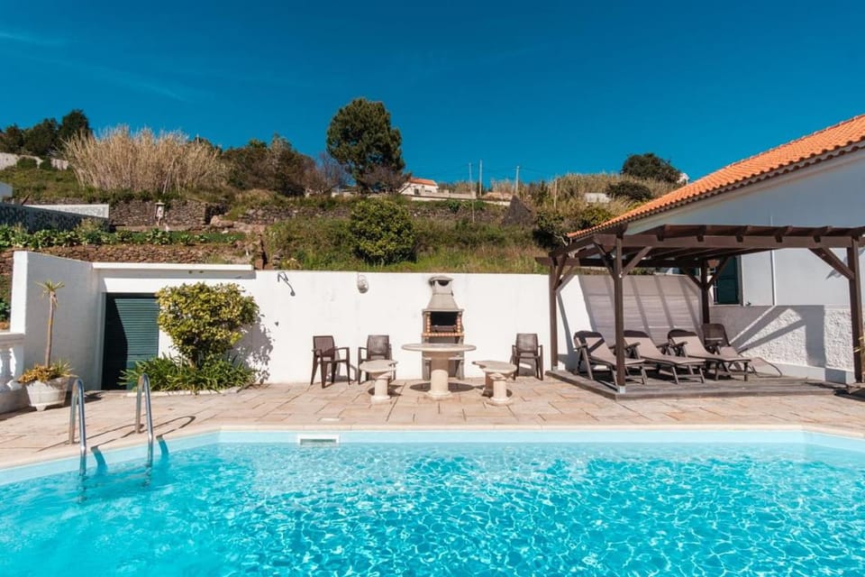 GuestReady - Peaceful Paradise in Madeira House in Madeira District