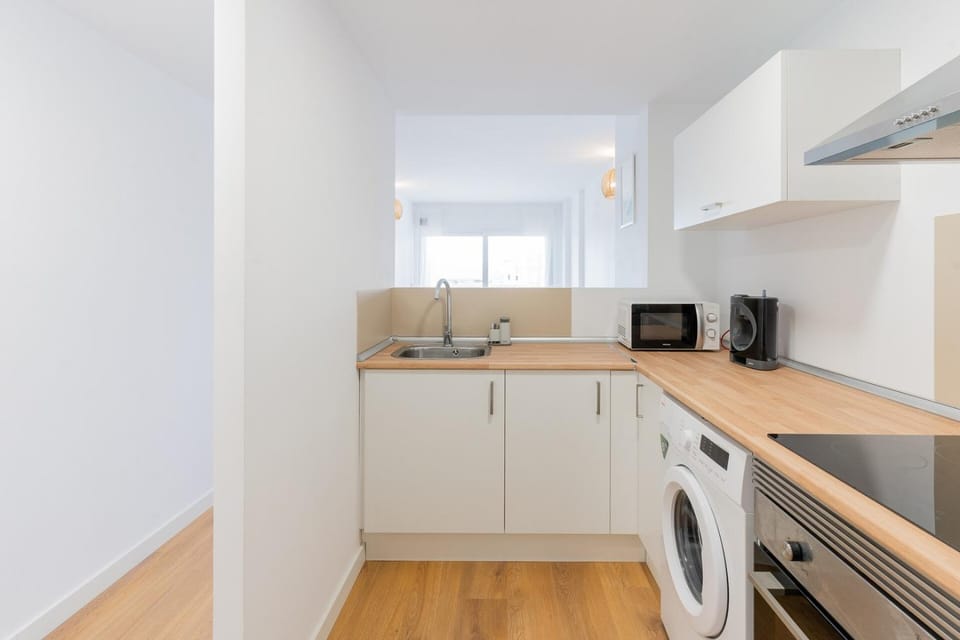 Canet Seaview Gem: Pool & Beach Proximity Apartment in Valencian Community