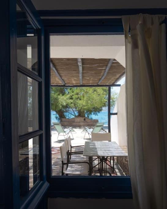 Skinopi Beach Guesthouse House in Milos