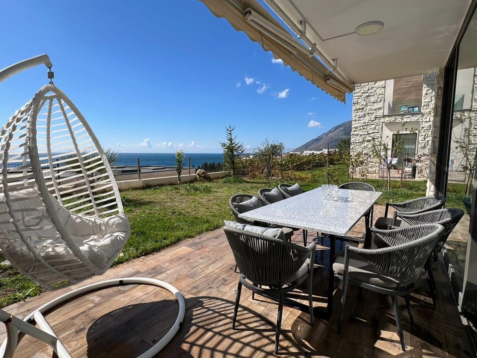 Day, Natural landscape, Garden, View (from property/room), Seating area, Garden view, Sea view