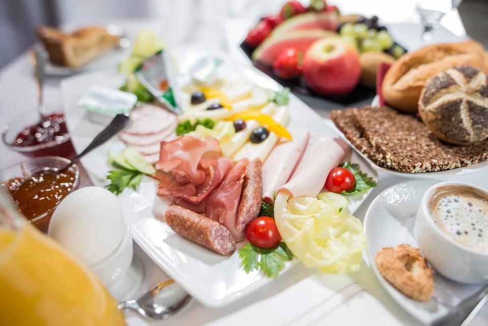 Breakfast, Continental breakfast