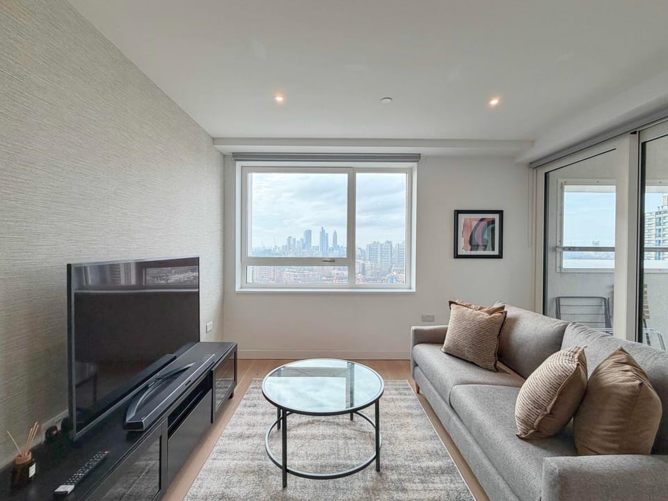 Communal lounge/ TV room, TV and multimedia, Living room, Seating area, Evening entertainment