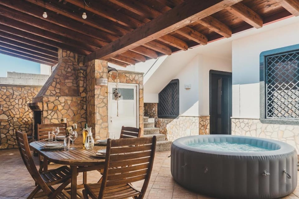 Patio, Hot Tub, Dining area