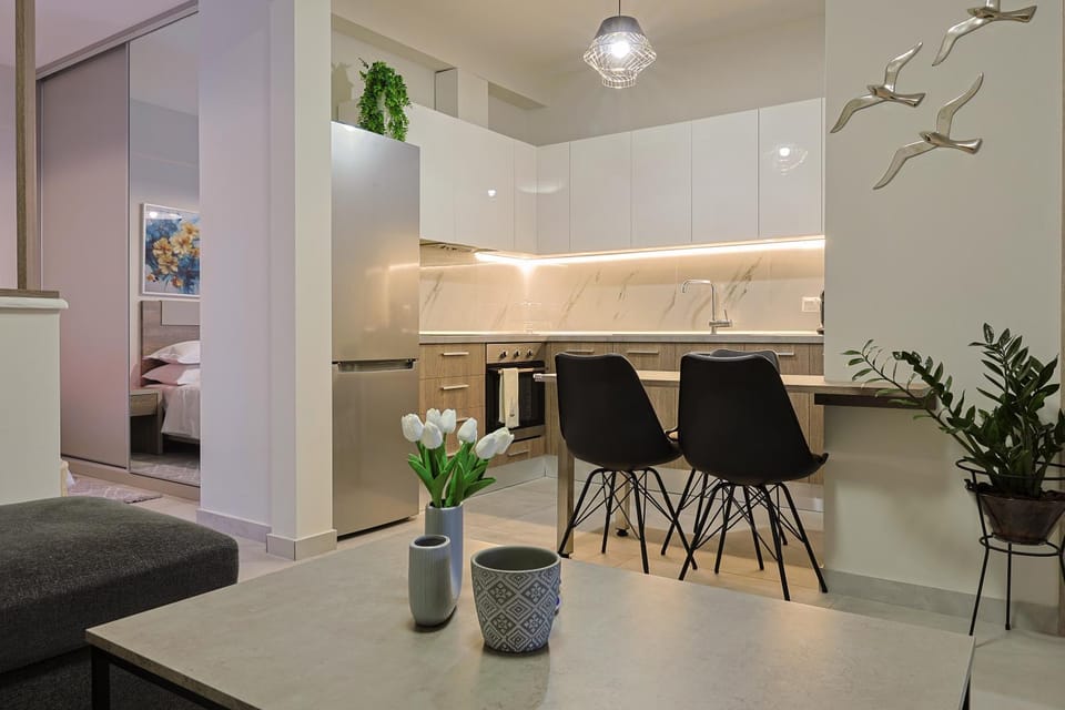 Kitchen or kitchenette, Living room, Seating area, Dining area, kitchen