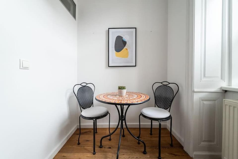 Lite 1BR Near Metro & Center by HM Apartment in Vienna