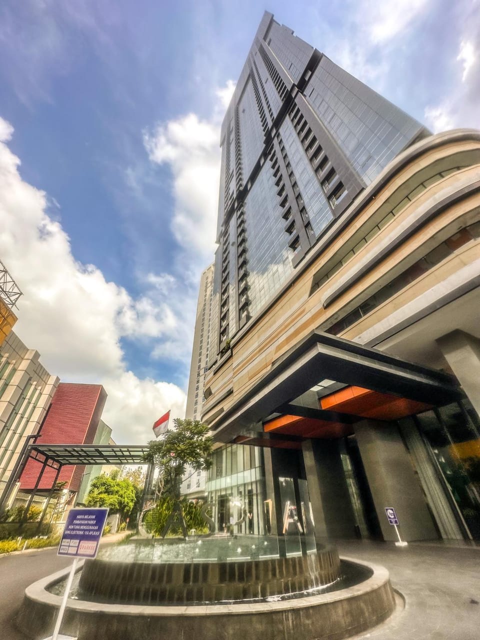 Property building, Facade/entrance
