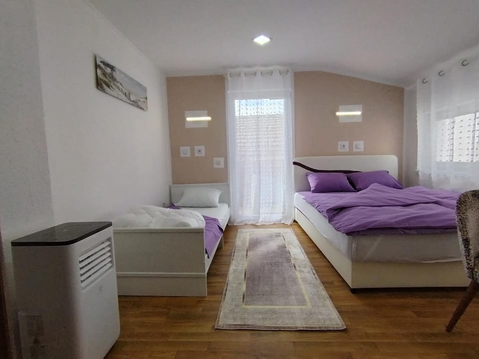 TV and multimedia, Bedroom, air conditioner