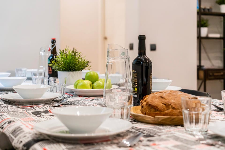 TV and multimedia, Dining area, Food, Lunch, Dinner, internet, internet, locker, locker, air conditioner, air conditioner