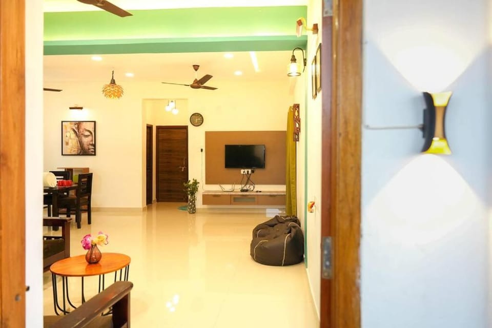 Communal lounge/ TV room, TV and multimedia, Living room, fireplace