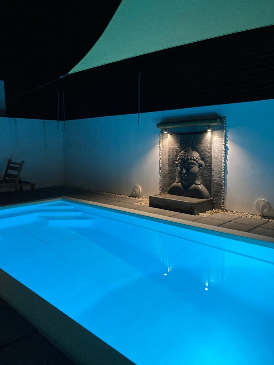 Night, Pool view, Swimming pool, sunbed