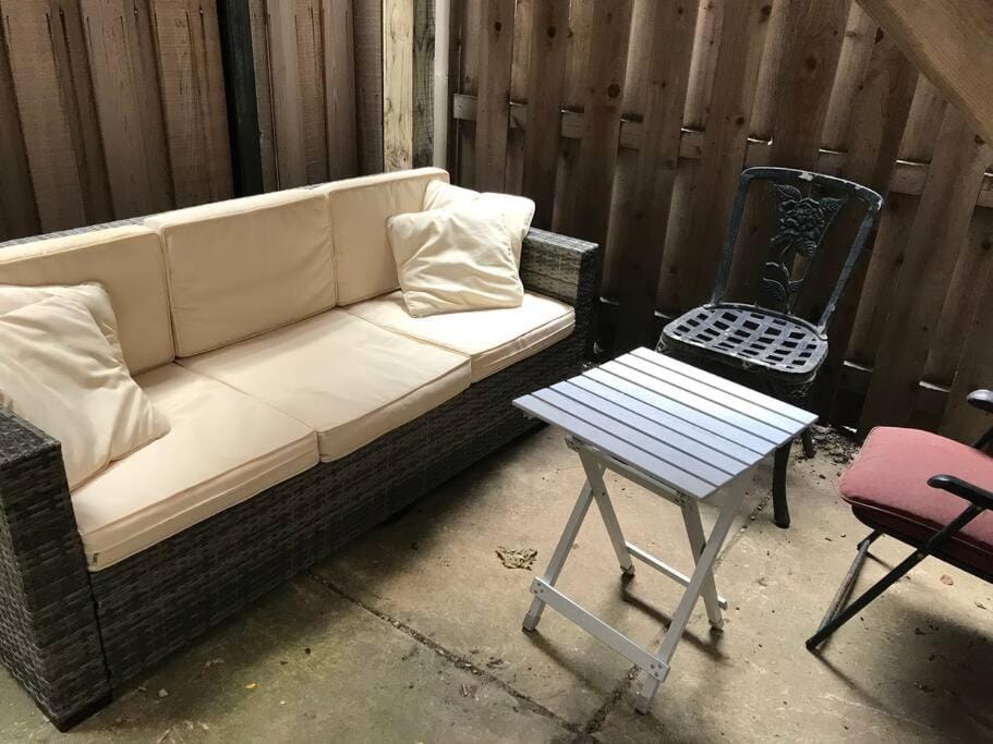 ENTIRE BUILDING-Walk to Lincoln Park or The Beach House in Lincoln Park