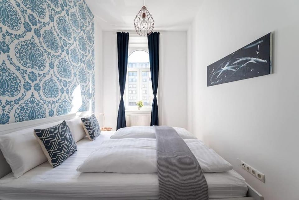 Spacious 2BR by Metro and Center by HM Apartment in Vienna