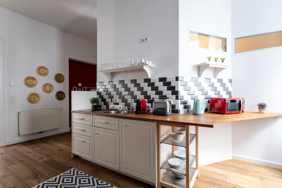 Spacious 2BR by Metro and Center by HM Apartment in Vienna