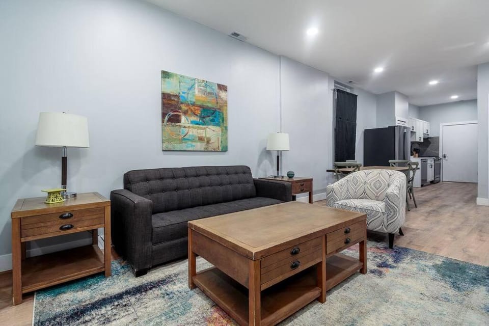 MTM Fully Furnished Rental in Old Town - 2 beds Apartment in Lincoln Park