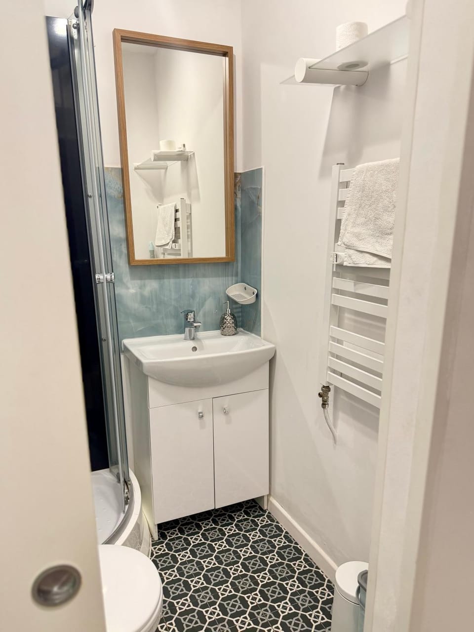 Bathroom, towels