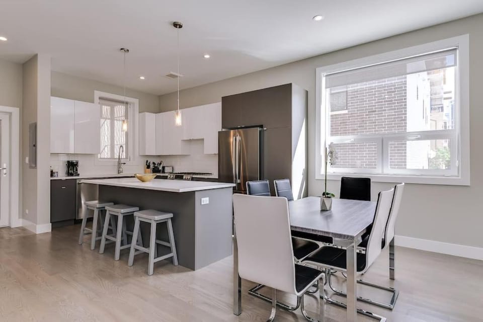 Stunning Duplex Condo #1 - Downtown River North House in Chicago