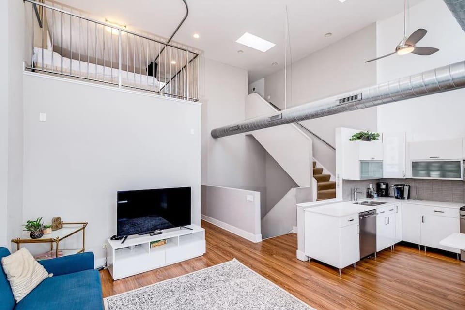 870 bldg - 3 Separate Suites in same building Apartment in Chicago