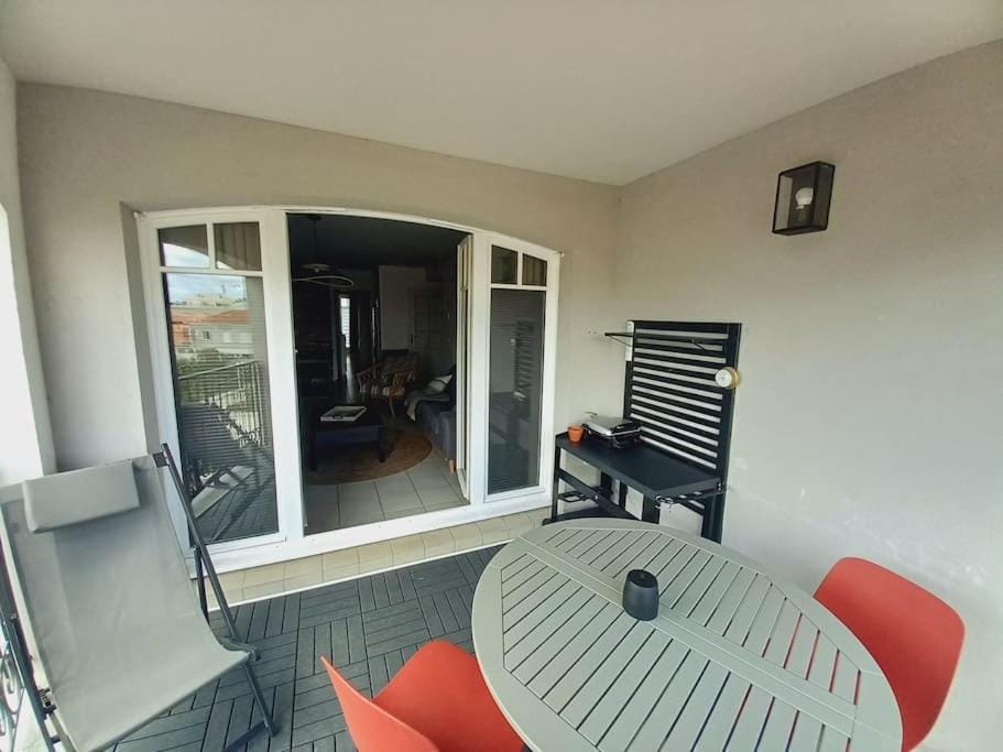 Patio, Dining area