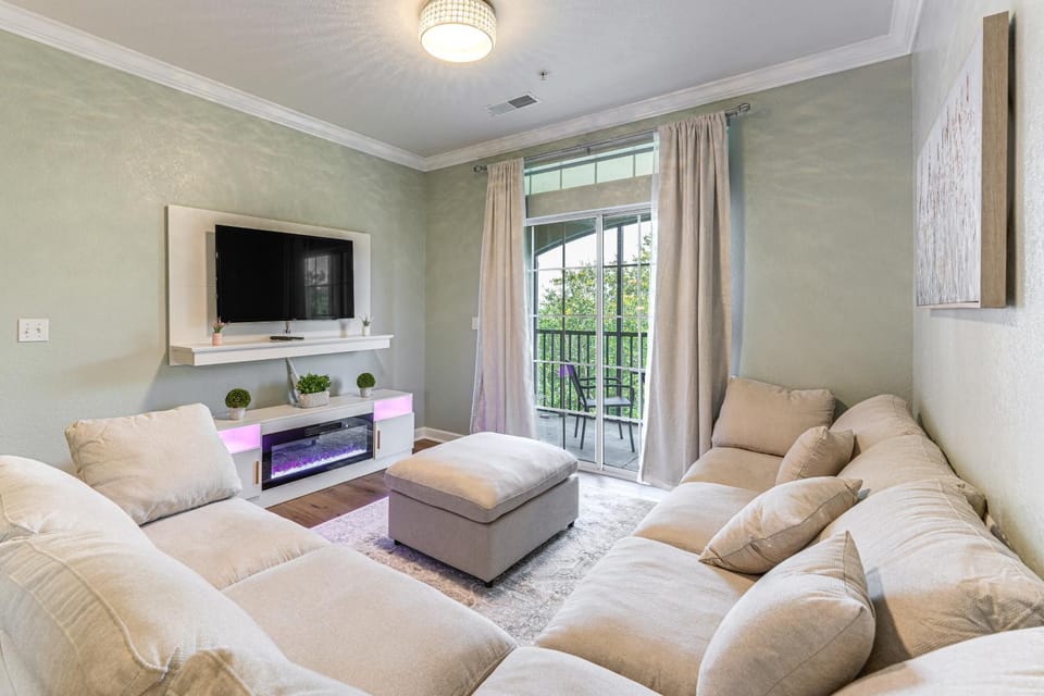 8 Mi to Disney Parks: Family Davenport Condo House in Four Corners