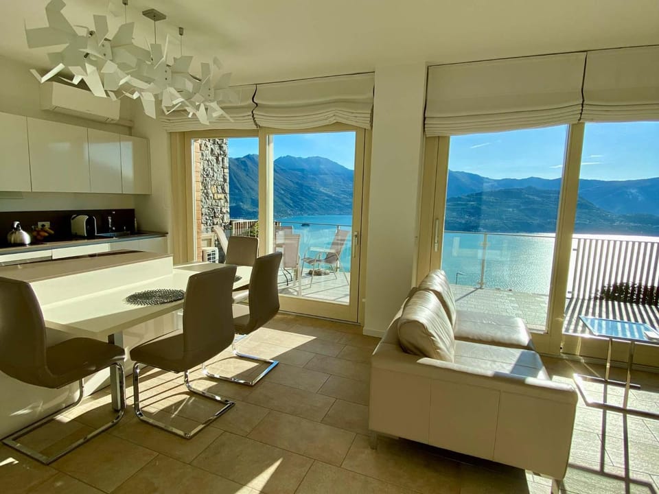 Kitchen or kitchenette, Living room, Seating area