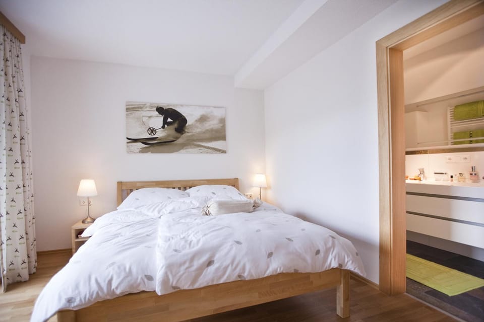 Bed, Photo of the whole room, Bedroom, On site