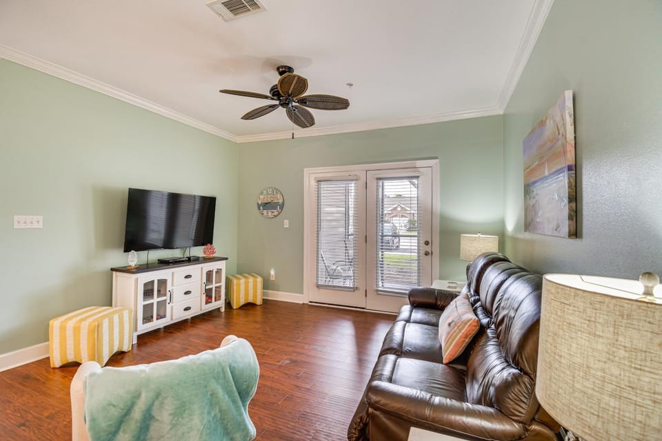 Foley Condo w/ Pool Access: 10 Mi to Gulf Shores! House in Foley
